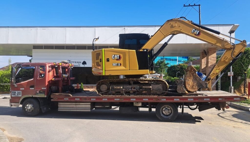 Grua de Maquinaria pesada en Bucaramanga